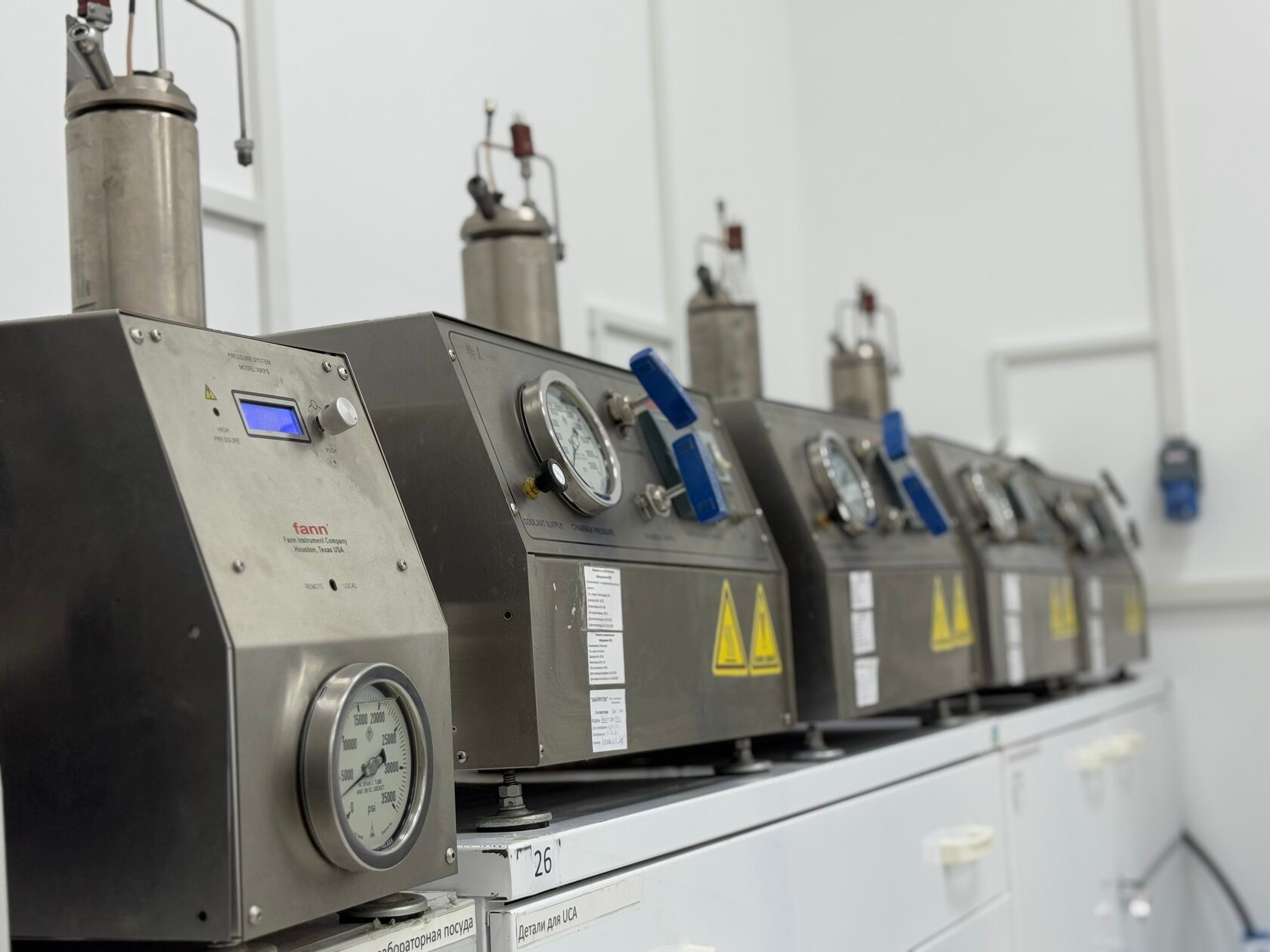 Оборудование для лабораторных испытаний цементных растворов